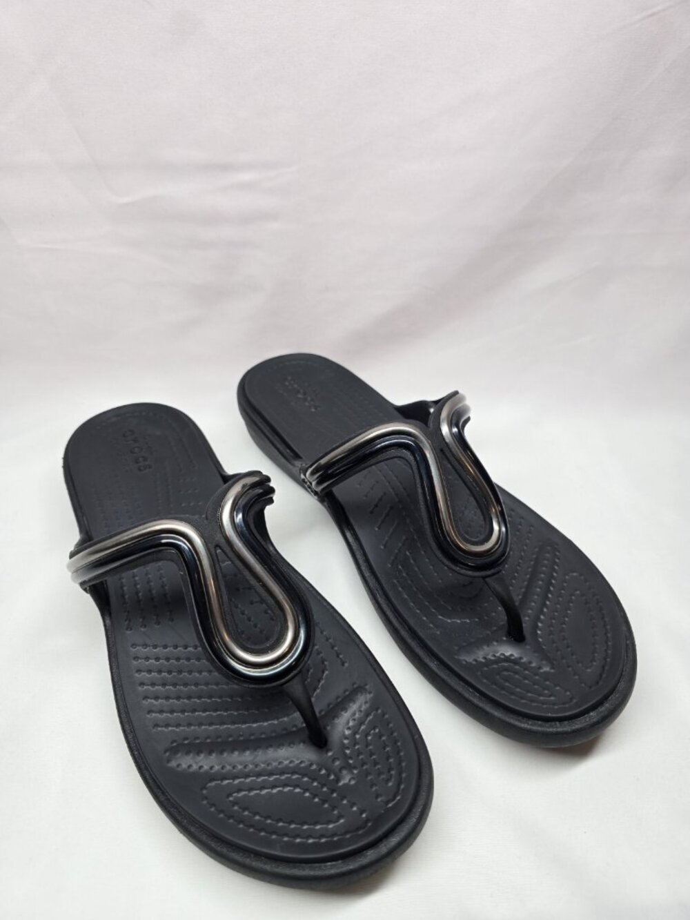 Crocs Sanrah Metal Block Slip Womens Sandal Size 8 Black Comfort Shoes